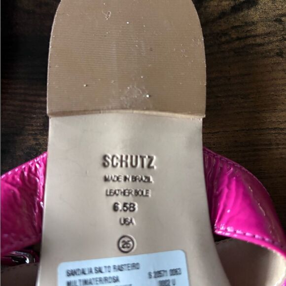 Schutz Campper Patent
Leather Sandal In Hot Pink Size 6.5 New No Box - Picture 5 of 5